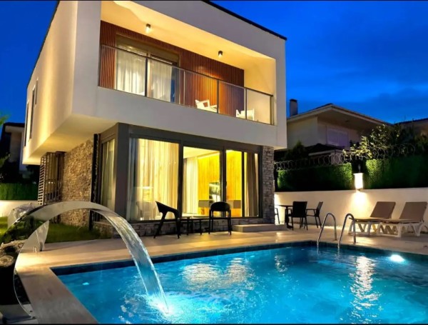 MODERN VİLLA