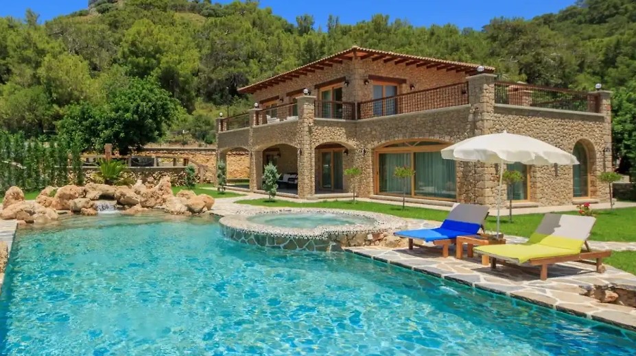 Kayaköy: Tarihi Dokunun İçinde İzole ve Otantik Villa Deneyimi